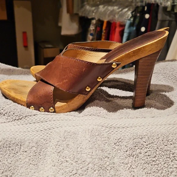 Michael Michael Kors wood leather heels size 8 sandals - Picture 3 of 8